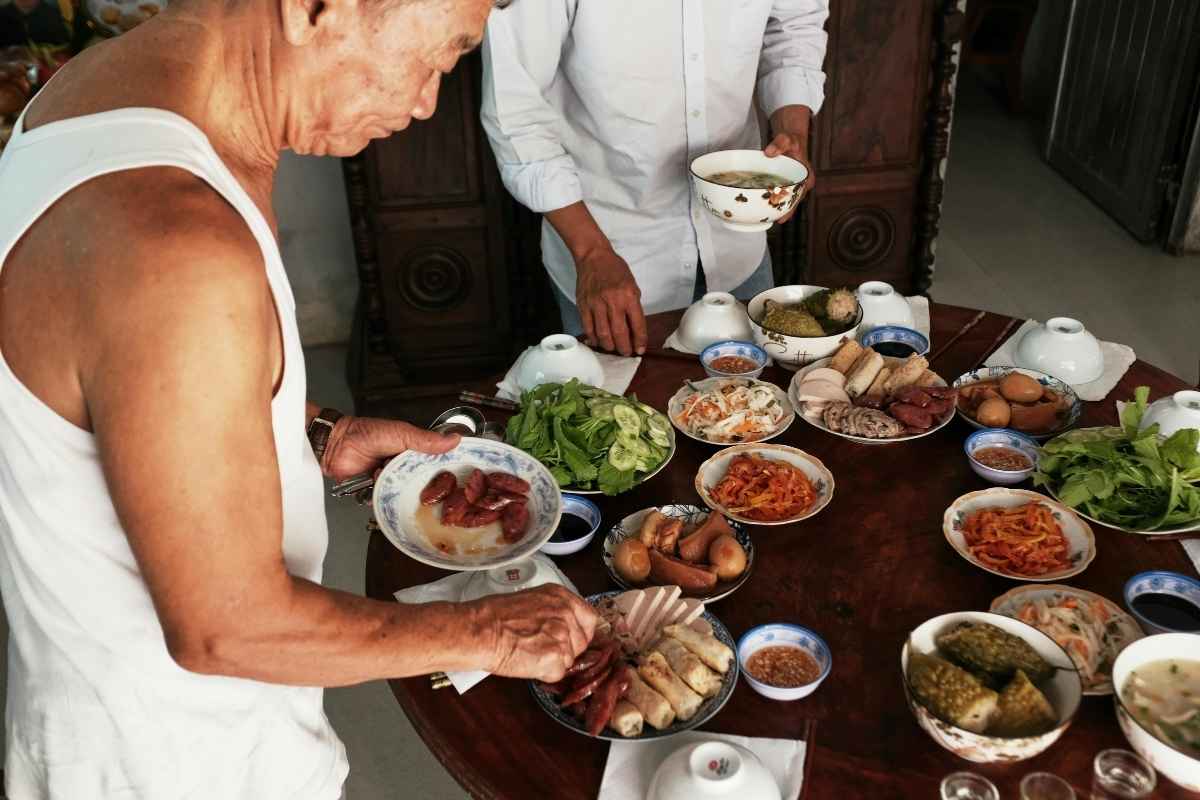 Đầy bụng, khó tiêu và hấp thu kém là những dấu hiệu bạn nên chú ý hơn đến hệ tiêu hóa.